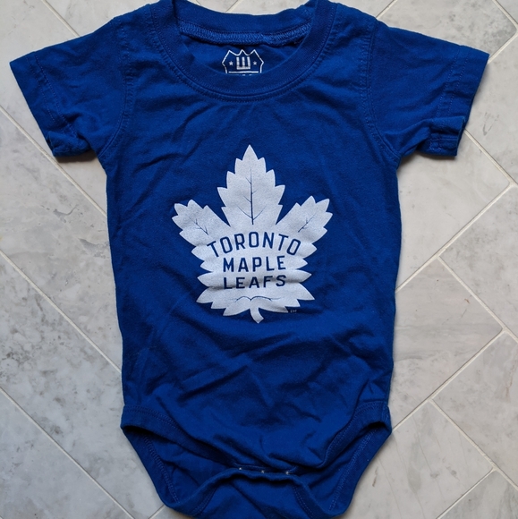 Maple leafs onesie (6 months) - Picture 1 of 2
